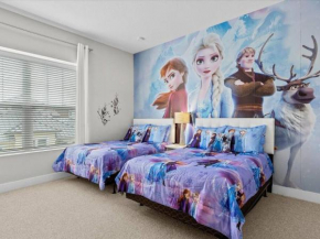 LOCATION!! Modern Luxury Home 2 miles from Disney!